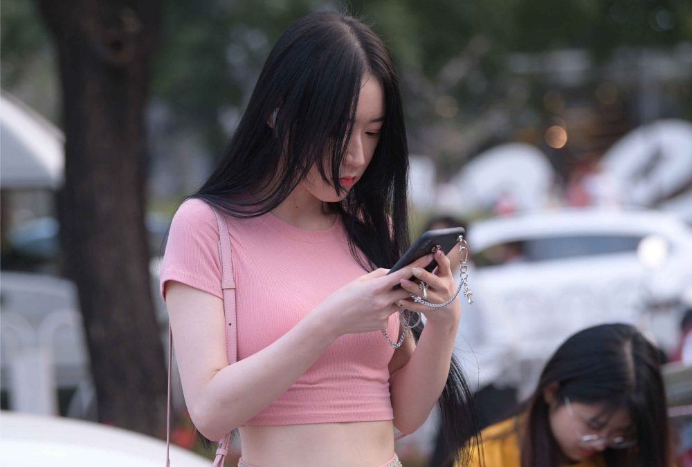 街拍 | 紧身短裤美女缩略图