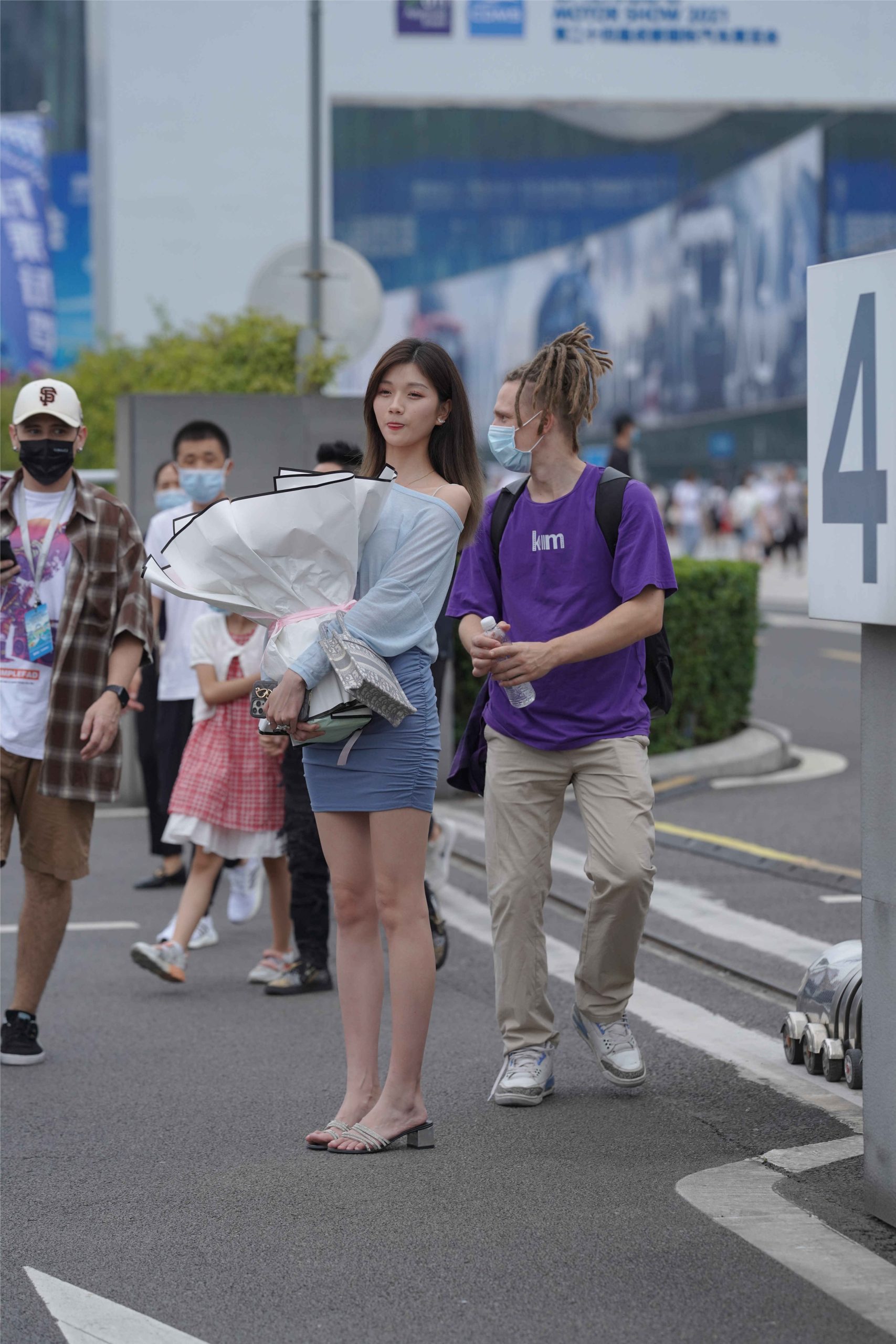 街拍 | 性感包臀裙美女插图12